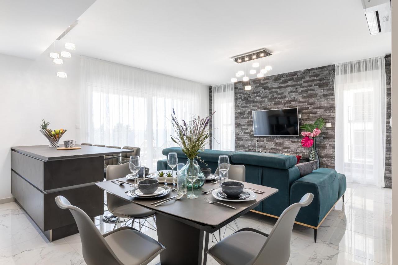 Elysian Zen Luxury Apartment - Two Bedroom Apartment With Terrace And Sea View Спліт Екстер'єр фото